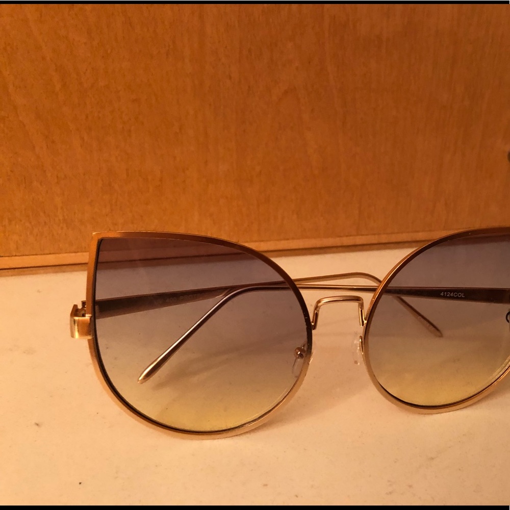 Beautiful cat eye sunglasses